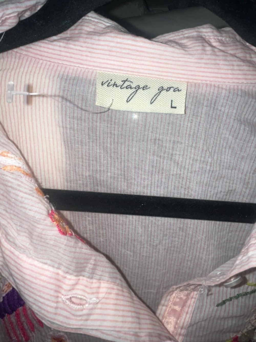 🌺NWOT size LG boutique brand Vintage Goa  Embroidered Floral Button Down Shirt - Picture 4 of 5